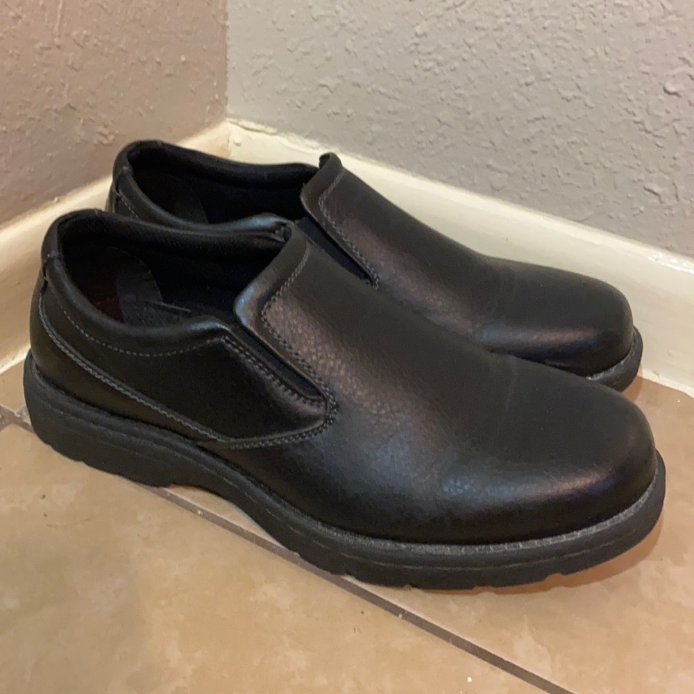 Black men’s dress shoes